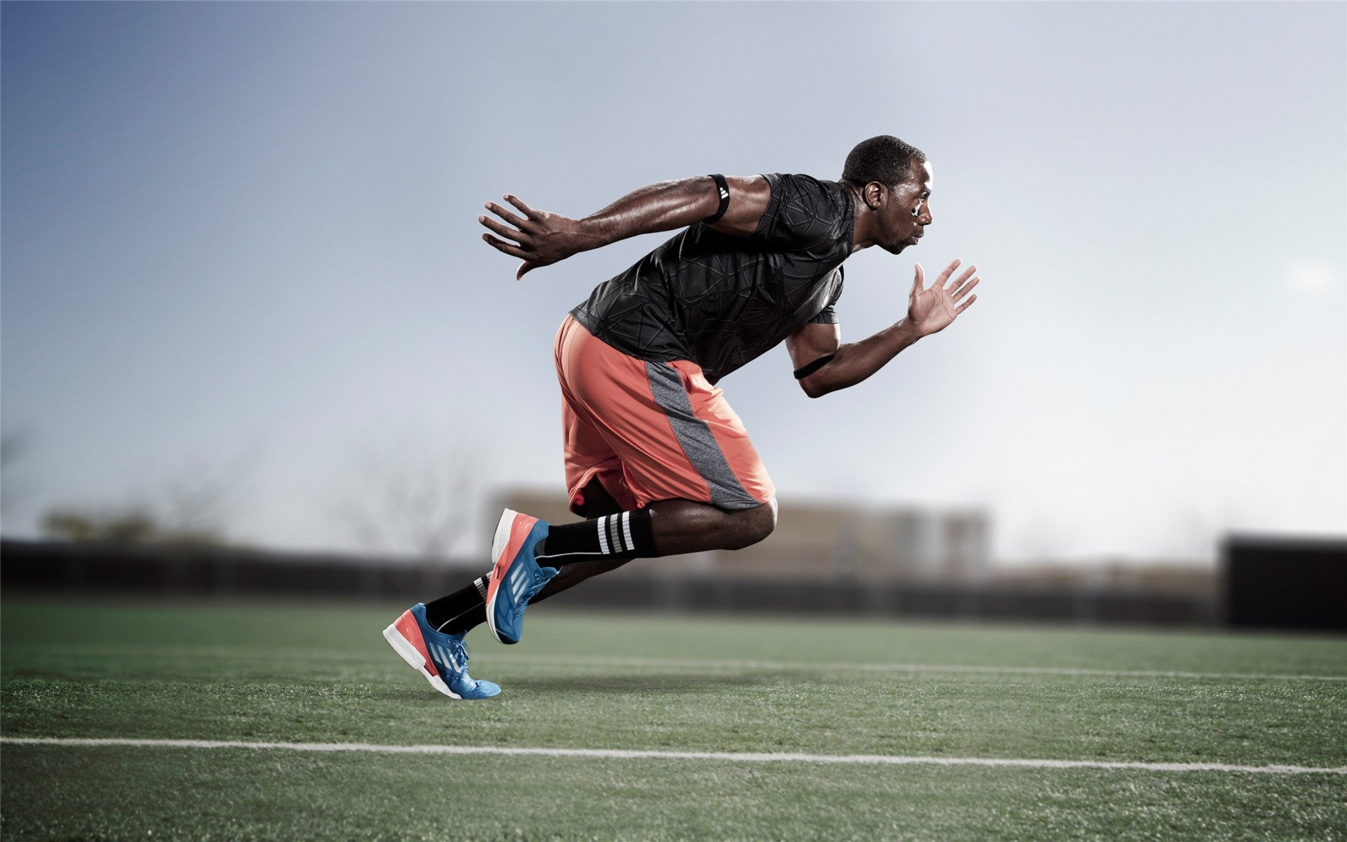 “爱的传递 龙之关怀”篮球慈善活动在马尼拉举行